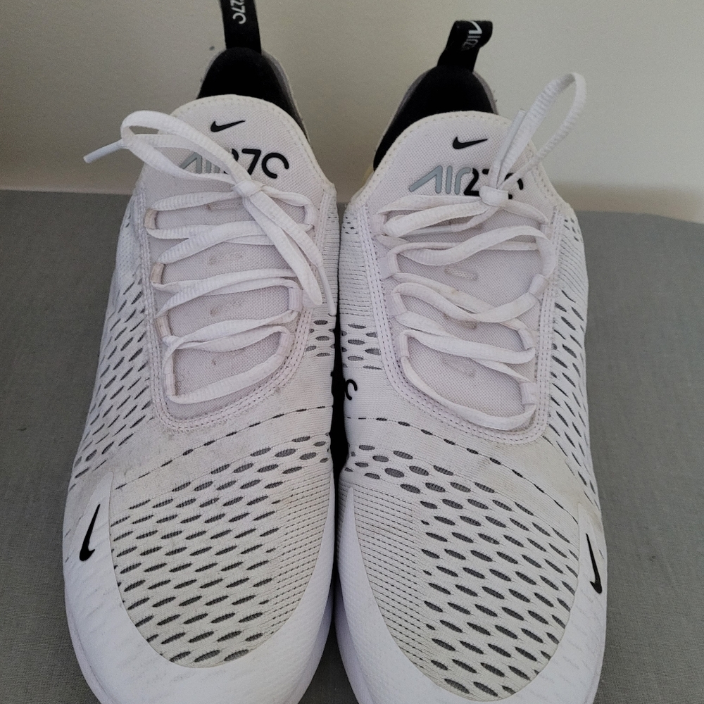 Athletic shoes